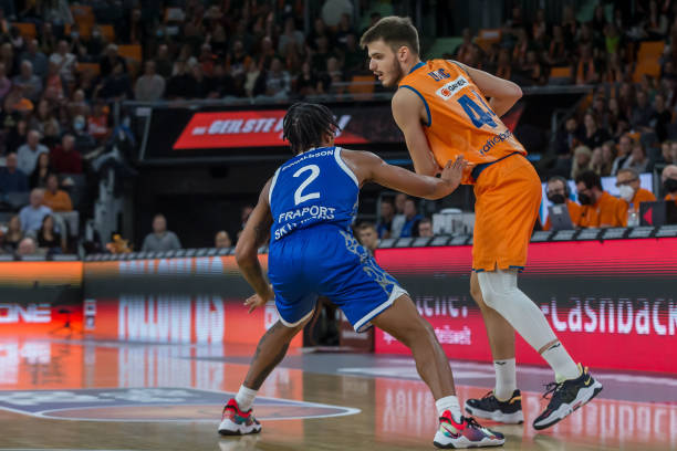 个年轻选手 个年轻选手