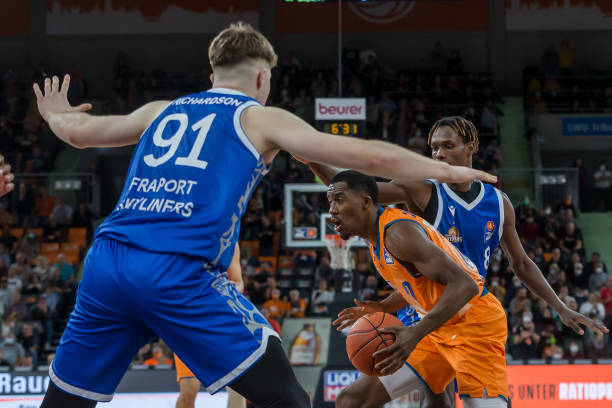 负占据优势 负占据优势