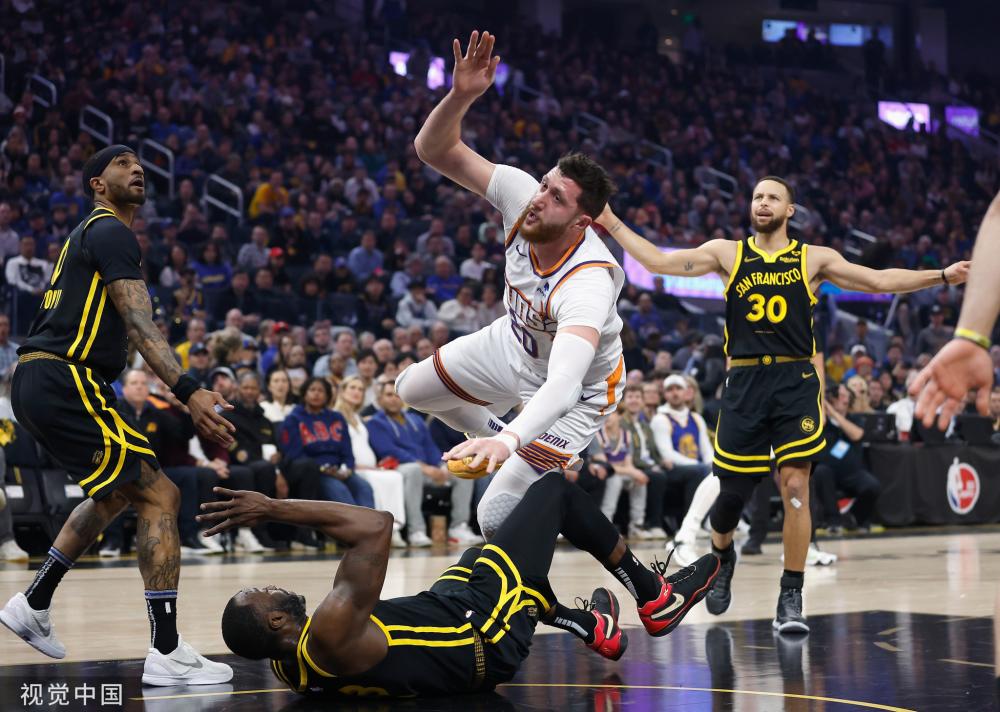 评论员：奥尔莫凭欧洲杯表现得到巴萨关注，他和费尔明将展开竞争