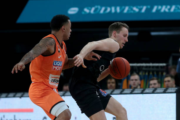 应以合同条 应以合同条